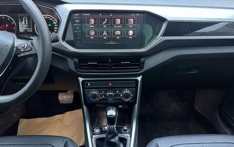 Volkswagen T-Cross I, 2021 год, 1 500 000 рублей, 13 фотография