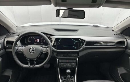 Volkswagen T-Cross I, 2023 год, 1 583 000 рублей, 9 фотография