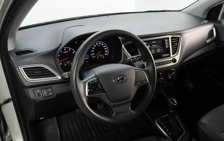 Hyundai Solaris II рестайлинг, 2019 год, 1 689 000 рублей, 10 фотография