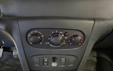 Renault Sandero II рестайлинг, 2014 год, 552 000 рублей, 15 фотография