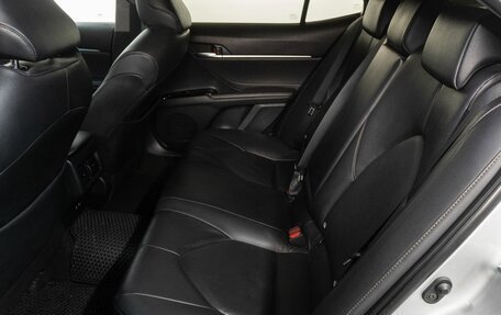 Toyota Camry, 2018 год, 2 599 000 рублей, 17 фотография