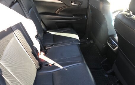 Toyota Highlander III, 2014 год, 2 935 000 рублей, 8 фотография