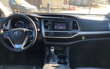 Toyota Highlander III, 2014 год, 2 935 000 рублей, 6 фотография