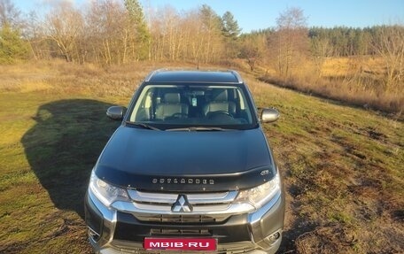 Mitsubishi Outlander III рестайлинг 3, 2015 год, 2 090 000 рублей, 1 фотография