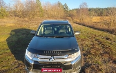 Mitsubishi Outlander III рестайлинг 3, 2015 год, 2 090 000 рублей, 1 фотография