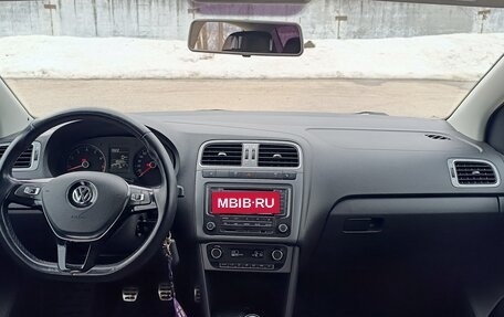 Volkswagen Polo VI (EU Market), 2017 год, 1 400 000 рублей, 10 фотография