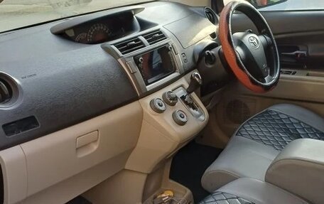 Toyota Passo Sette, 2009 год, 500 000 рублей, 11 фотография