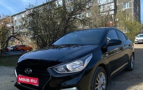 Hyundai Solaris II рестайлинг, 2017 год, 1 300 000 рублей, 1 фотография