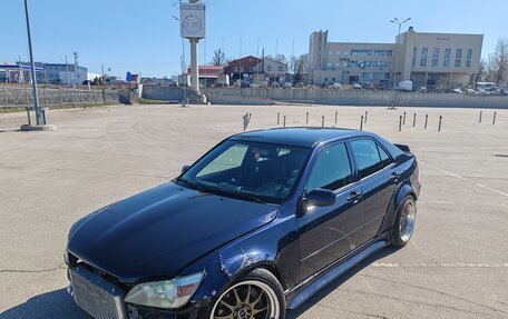 Lexus IS II рестайлинг 2, 1999 год, 1 180 000 рублей, 2 фотография