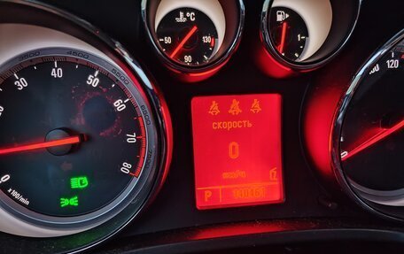 Opel Insignia II рестайлинг, 2010 год, 800 000 рублей, 8 фотография