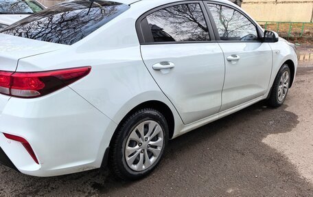 KIA Rio IV, 2018 год, 1 650 000 рублей, 2 фотография