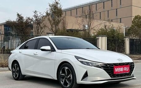 Hyundai Elantra, 2022 год, 1 400 000 рублей, 3 фотография