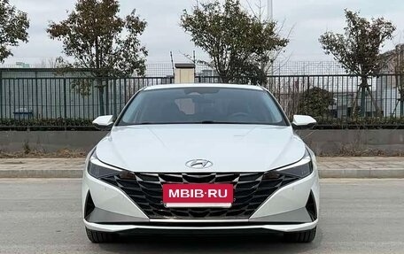 Hyundai Elantra, 2022 год, 1 400 000 рублей, 2 фотография