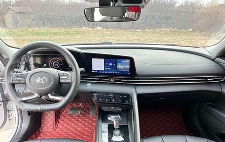 Hyundai Elantra, 2022 год, 1 400 000 рублей, 14 фотография