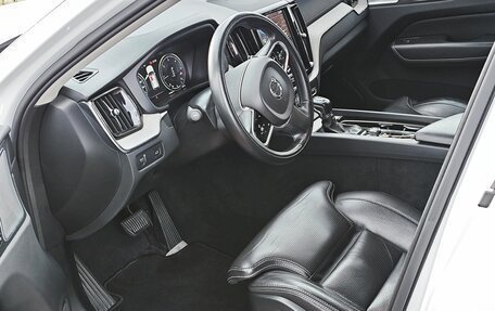 Volvo XC60 II, 2018 год, 4 200 000 рублей, 7 фотография