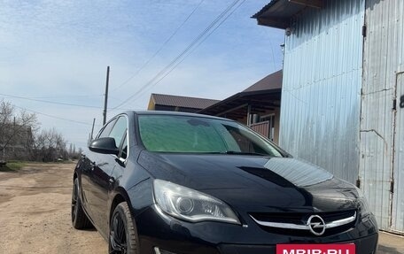 Opel Astra J, 2013 год, 890 000 рублей, 3 фотография