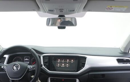 Volkswagen T-Roc I, 2021 год, 1 500 000 рублей, 8 фотография