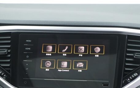 Volkswagen T-Roc I, 2021 год, 1 500 000 рублей, 10 фотография