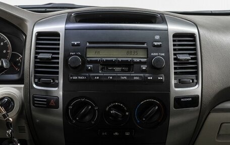 Toyota Land Cruiser Prado 120 рестайлинг, 2004 год, 1 635 000 рублей, 20 фотография