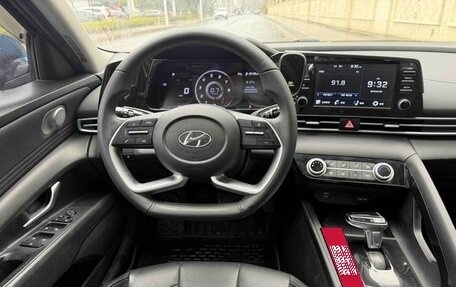 Hyundai Elantra, 2022 год, 1 027 000 рублей, 10 фотография
