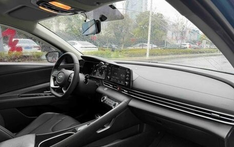 Hyundai Elantra, 2022 год, 1 027 000 рублей, 12 фотография