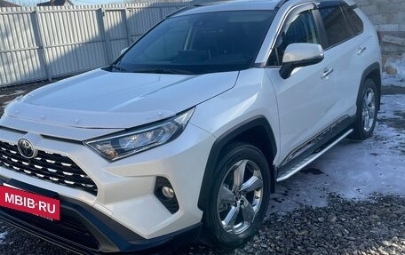 Toyota RAV4, 2020 год, 2 900 000 рублей, 3 фотография