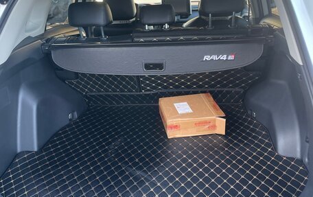 Toyota RAV4, 2020 год, 2 900 000 рублей, 7 фотография