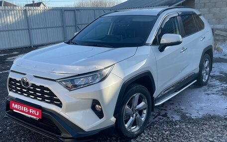Toyota RAV4, 2020 год, 2 900 000 рублей, 11 фотография