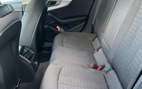 Audi A4, 2017 год, 2 050 000 рублей, 3 фотография