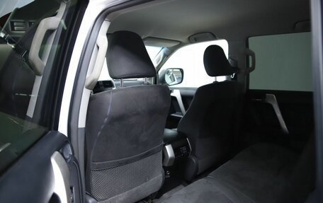 Toyota Land Cruiser Prado 150 рестайлинг 2, 2012 год, 2 750 000 рублей, 11 фотография