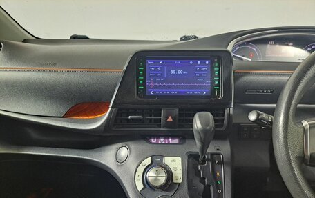 Toyota Sienta II, 2016 год, 1 150 000 рублей, 15 фотография