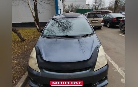 Toyota Wish II, 2003 год, 550 000 рублей, 2 фотография