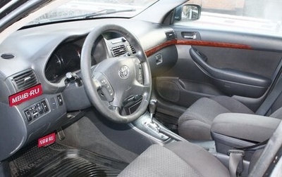 Toyota Avensis III рестайлинг, 2004 год, 520 000 рублей, 1 фотография