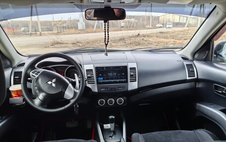 Mitsubishi Outlander III рестайлинг 3, 2007 год, 900 000 рублей, 2 фотография