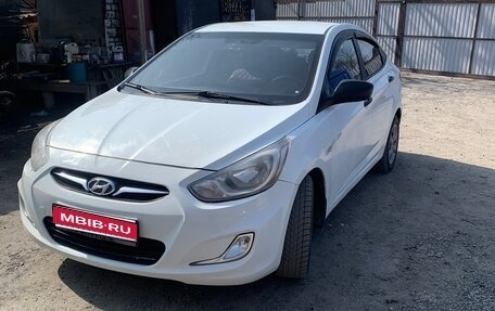 Hyundai Solaris II рестайлинг, 2013 год, 580 000 рублей, 1 фотография