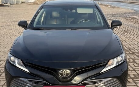 Toyota Camry, 2018 год, 2 200 000 рублей, 1 фотография