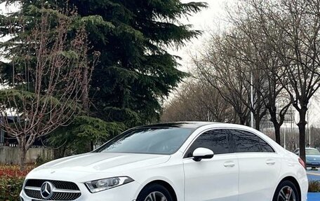 Mercedes-Benz A-Класс, 2022 год, 1 741 000 рублей, 1 фотография