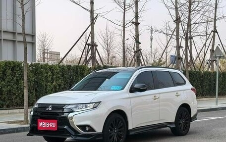 Mitsubishi Outlander III рестайлинг 3, 2022 год, 2 150 002 рублей, 1 фотография