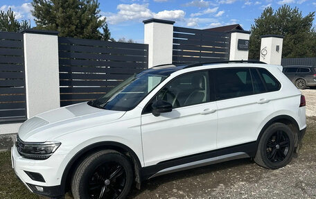 Volkswagen Tiguan II, 2018 год, 2 690 000 рублей, 6 фотография