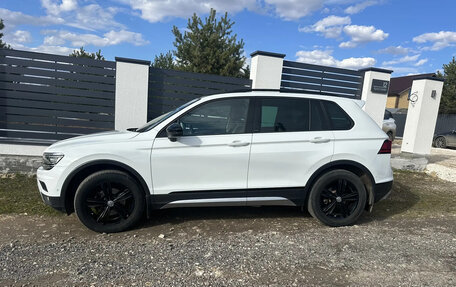 Volkswagen Tiguan II, 2018 год, 2 690 000 рублей, 4 фотография