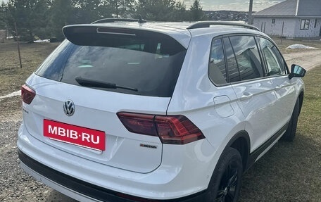 Volkswagen Tiguan II, 2018 год, 2 690 000 рублей, 3 фотография
