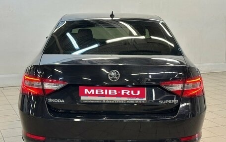 Skoda Superb III рестайлинг, 2016 год, 1 780 000 рублей, 3 фотография