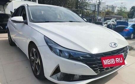 Hyundai Elantra, 2022 год, 1 330 000 рублей, 2 фотография