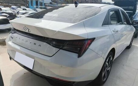 Hyundai Elantra, 2022 год, 1 330 000 рублей, 3 фотография