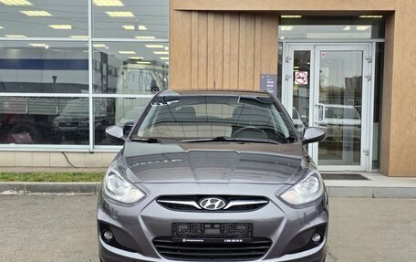 Hyundai Solaris II рестайлинг, 2012 год, 700 000 рублей, 2 фотография