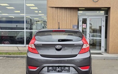 Hyundai Solaris II рестайлинг, 2012 год, 700 000 рублей, 5 фотография