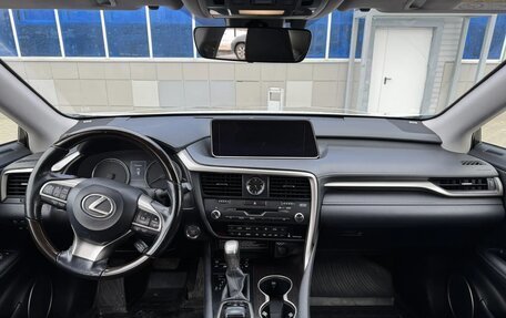 Lexus RX IV рестайлинг, 2017 год, 3 650 000 рублей, 7 фотография