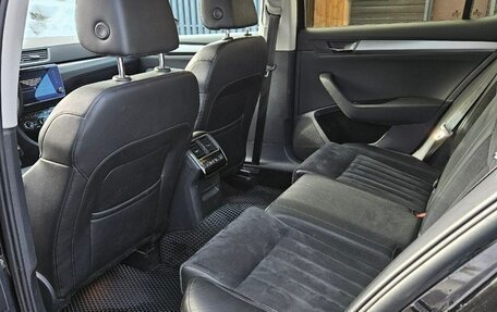 Skoda Superb III рестайлинг, 2017 год, 1 800 000 рублей, 9 фотография