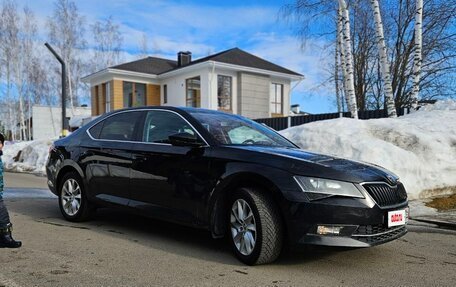 Skoda Superb III рестайлинг, 2017 год, 1 800 000 рублей, 11 фотография