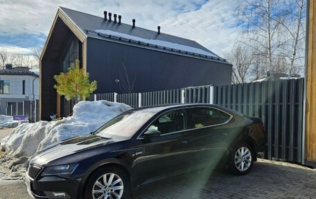 Skoda Superb III рестайлинг, 2017 год, 1 800 000 рублей, 8 фотография